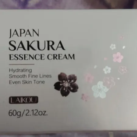 Japan Sakura Essence Cream