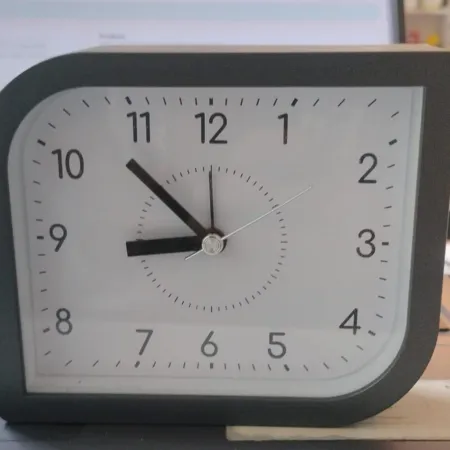Hamdard Clock
